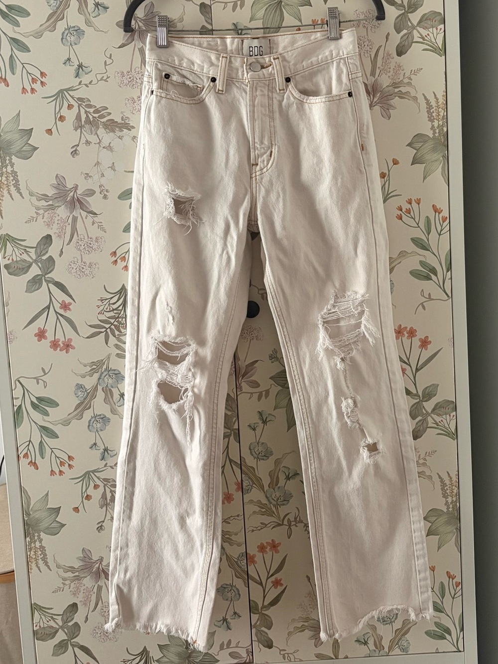 Bdg cowboy white jeans